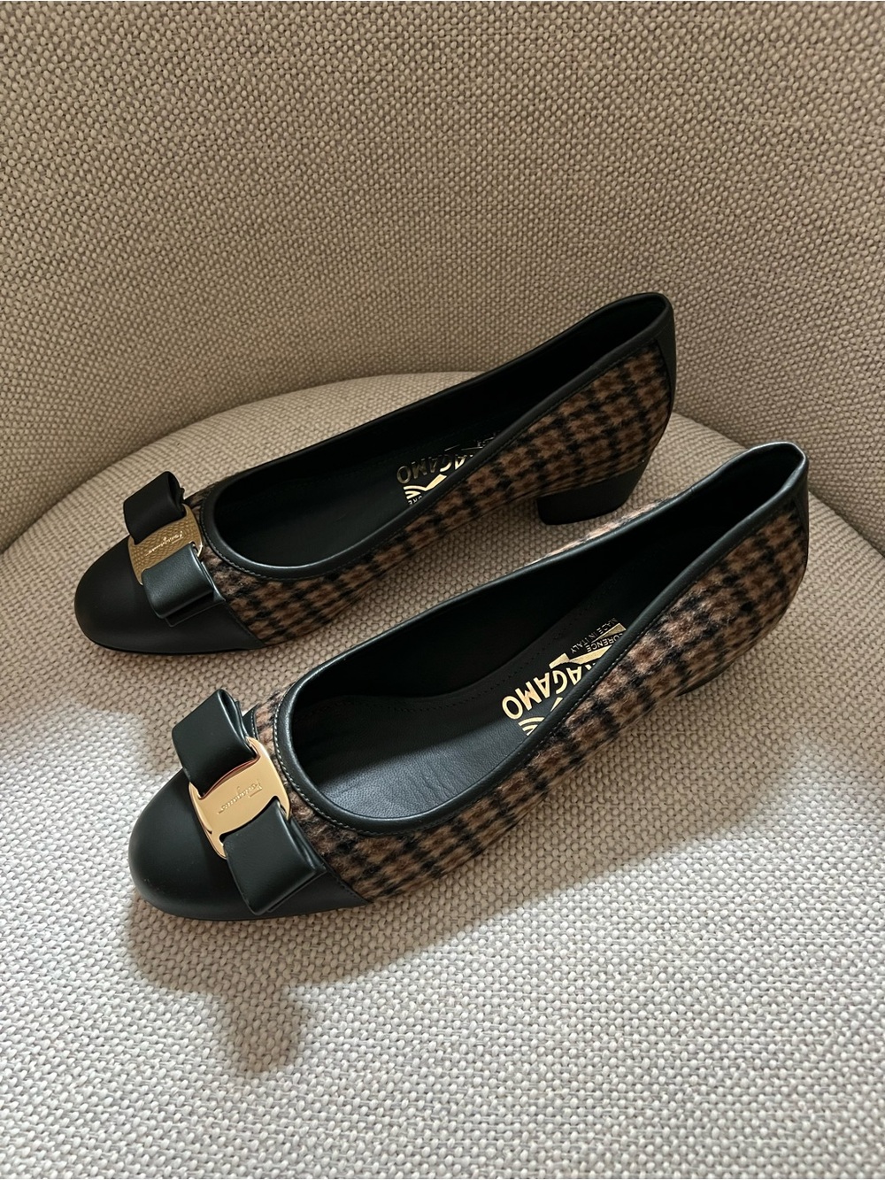 Ferragamo Vara Bow Pumps Spruce Camel Houndstooth